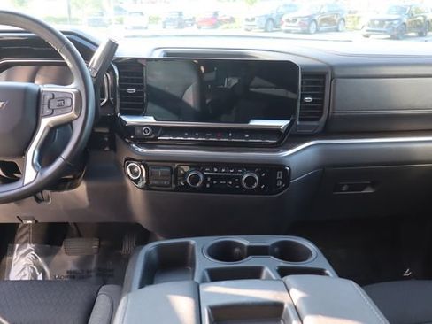 Used 2025 Chevrolet Silverado 1500 LT RWD image 28