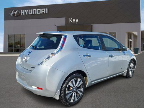 Used 2015 Nissan Leaf SL w/ Premium Package image 4