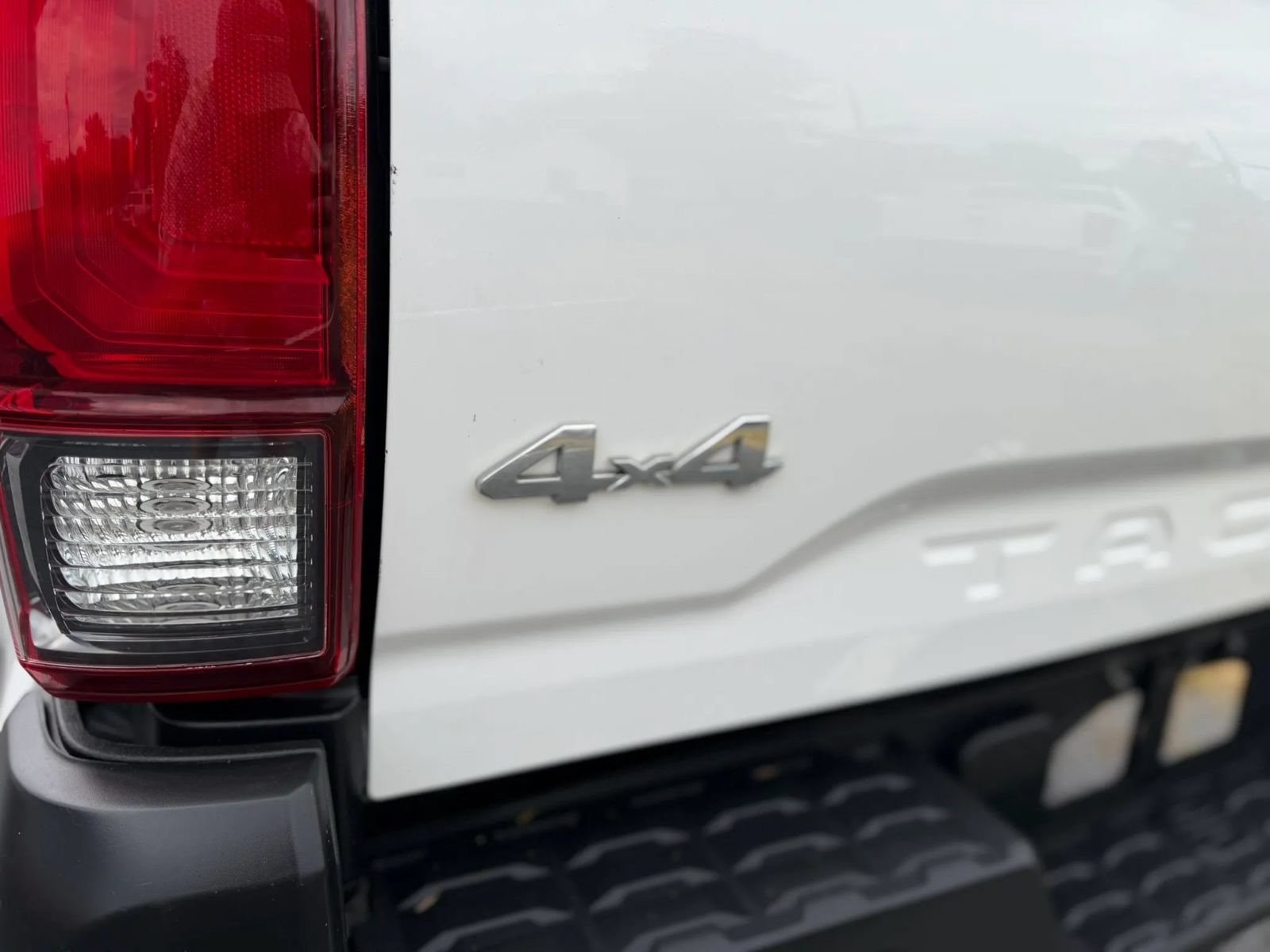 Used 2019 Toyota Tacoma SR AWD/4WD image 19