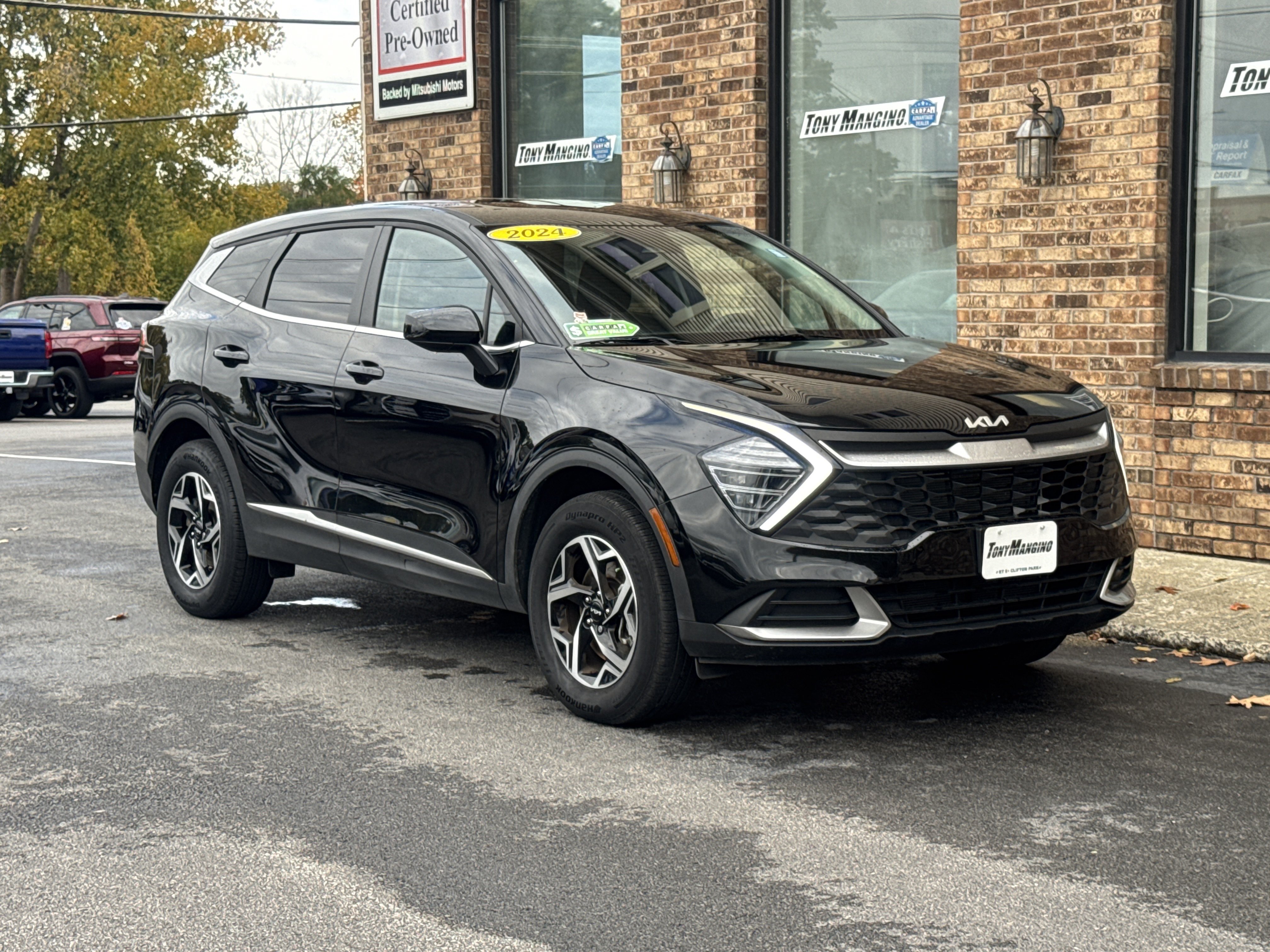 Used 2024 Kia Sportage LX AWD/4WD image 7