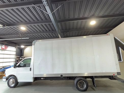 Used 2015 GMC Savana 3500 image 5