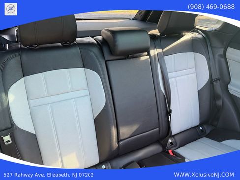 Used 2020 Land Rover Range Rover Evoque R-Dynamic S image 23