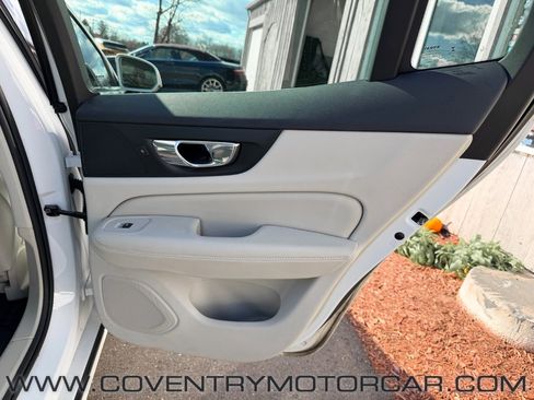 Used 2019 Volvo S60 T8 Inscription image 43