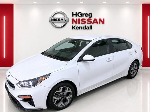 Used 2019 Kia Forte LXS FWD image 3