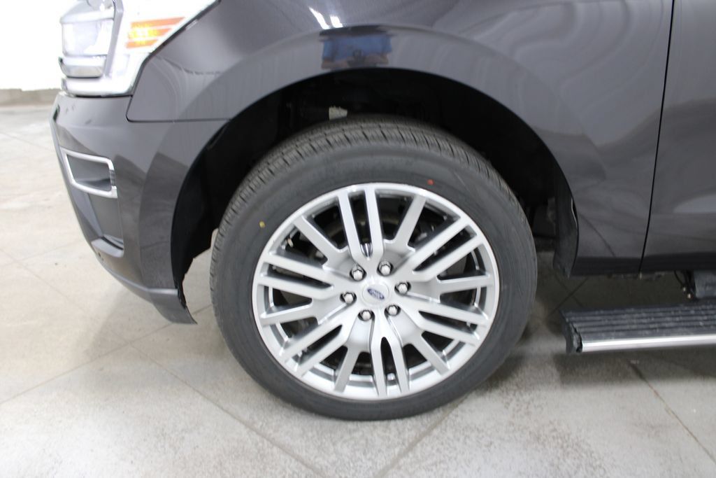 Used 2024 Ford Expedition Limited AWD/4WD image 40