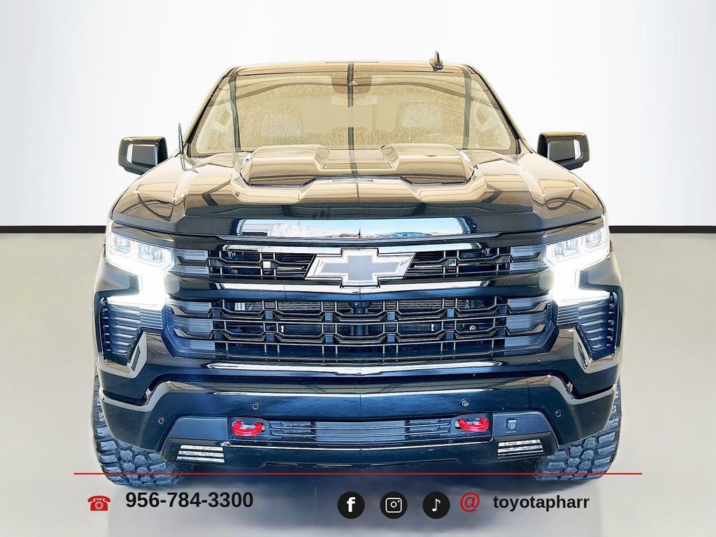 Used 2025 Chevrolet Silverado 1500 LT Trail Boss w/ LT Trail Boss Premium Package AWD/4WD image 2