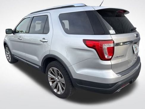 Used 2018 Ford Explorer Limited image 3