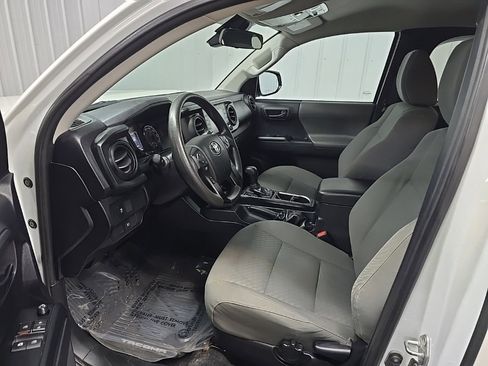 Used 2020 Toyota Tacoma SR image 28