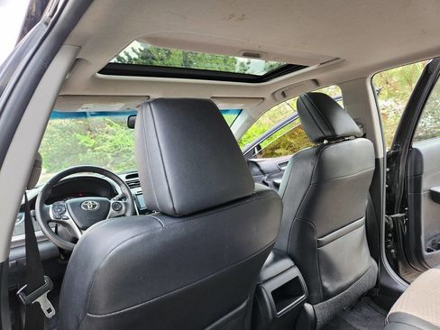 Used 2012 Toyota Camry SE w/ Convenience Pkg image 17