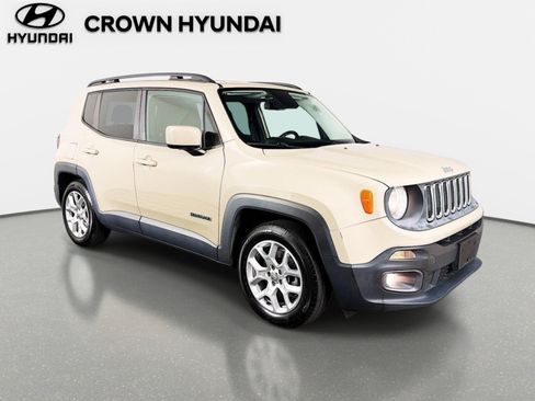 Used 2015 Jeep Renegade Latitude FWD image 3