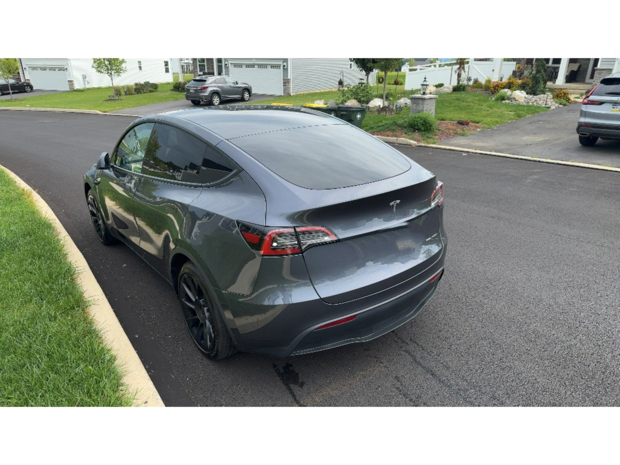 Used 2023 Tesla Model Y Long Range AWD/4WD image 5