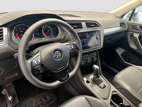 Used 2021 Volkswagen Tiguan SE image 7