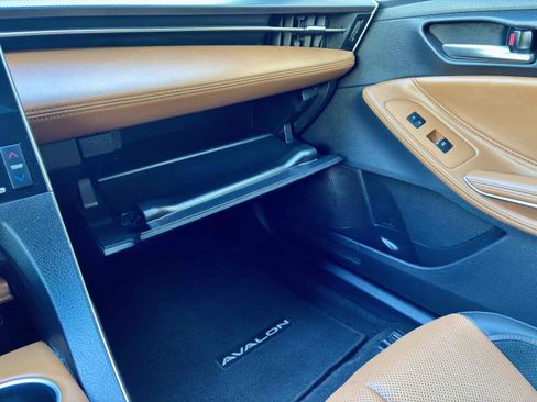 Used 2021 Toyota Avalon XSE w/ Carpet Mat Package (TMS) FWD image 40