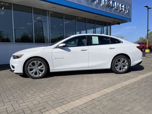 Used 2017 Chevrolet Malibu Premier w/ Driver Confidence Package FWD image 2