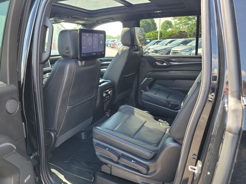 Used 2021 GMC Yukon XL Denali w/ Denali Ultimate Package AWD/4WD image 13