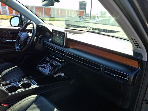 Used 2022 Lincoln Corsair Reserve w/ Equipment Group 201A AWD/4WD image 11
