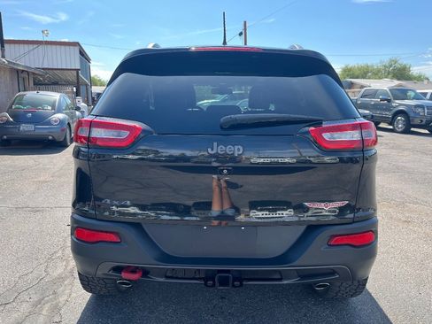 Used 2014 Jeep Cherokee Trailhawk w/ Comfort/Convenience Group AWD/4WD image 6