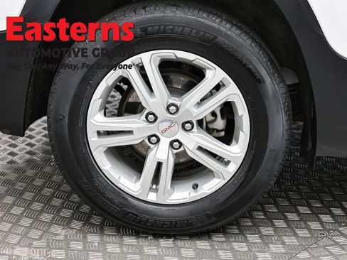 Used 2024 GMC Terrain SLE image 32