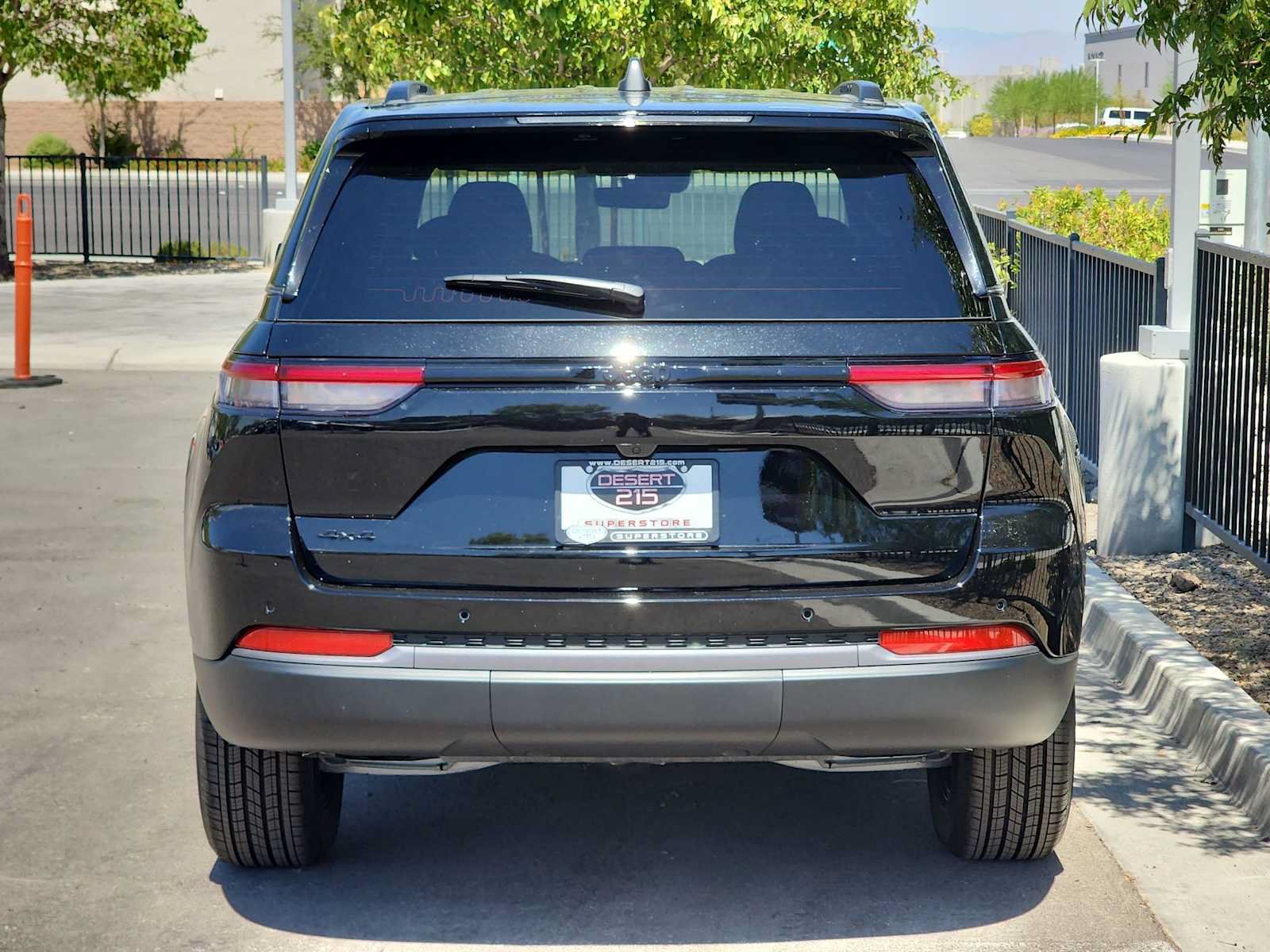 New 2026 Jeep Grand Cherokee Altitude AWD/4WD image 7