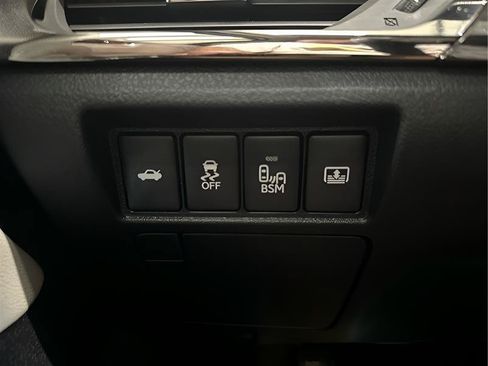 Used 2014 Toyota Avalon Limited w/ Technology Package FWD image 22