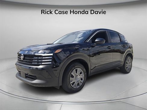 Used 2025 Nissan Kicks S image 8