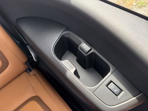 New 2026 Nissan Armada SL w/ Captain's Chari Seat Package image 18