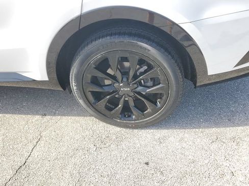 Certified 2023 Kia Sorento SX FWD image 5