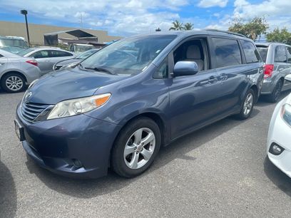 Used 2017 Toyota Sienna LE