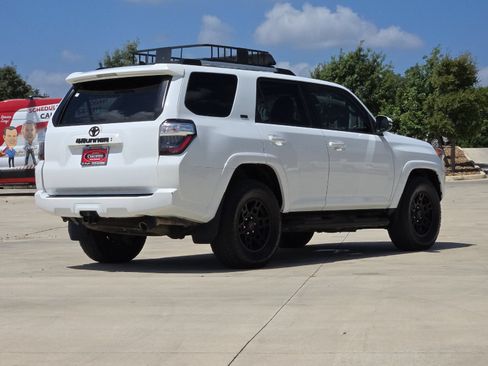 Used 2023 Toyota 4Runner SR5 Premium w/ Moonroof Package RWD image 5