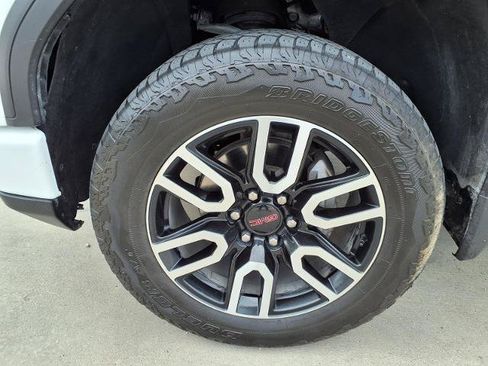 Used 2024 GMC Sierra 1500 AT4 w/ Technology Package AWD/4WD image 22