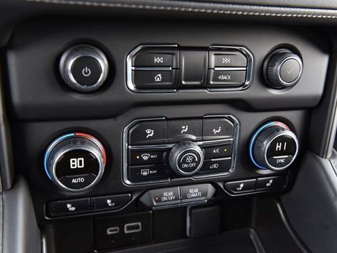 Used 2024 Chevrolet Suburban LT image 14