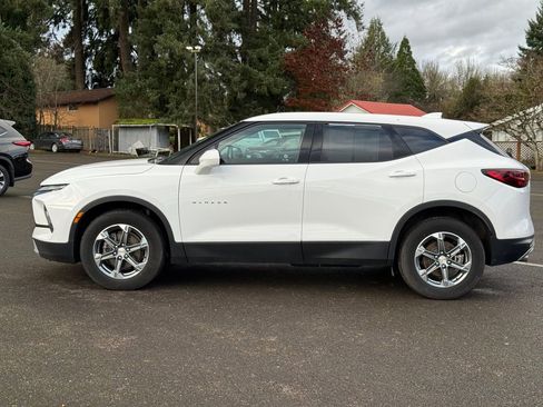 Used 2023 Chevrolet Blazer LT image 3