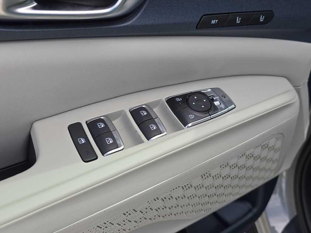New 2026 Kia Carnival EX FWD image 21