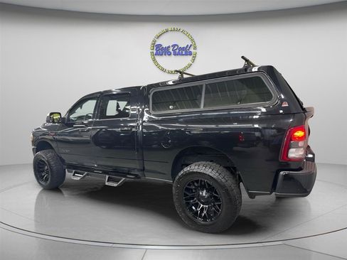 Used 2019 RAM 2500 Big Horn w/ Black Appearance Package AWD/4WD image 3