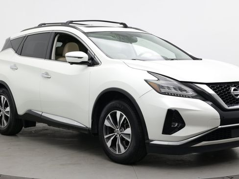 Used 2019 Nissan Murano SV w/ Premium Package FWD image 3