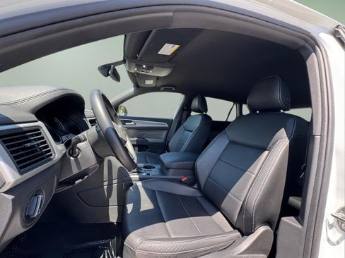 Used 2021 Volkswagen Atlas Cross Sport SE FWD image 15