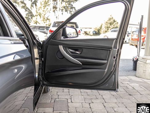 Used 2017 BMW 320i xDrive Sedan image 42