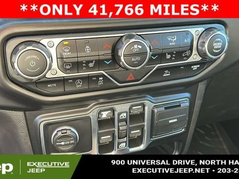Used 2021 Jeep Gladiator Willys image 17