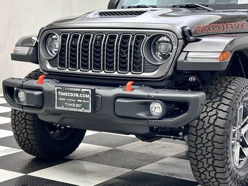 New 2025 Jeep Gladiator Mojave image 5