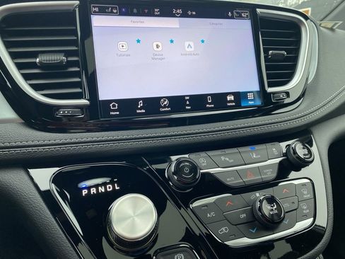 New 2026 Chrysler Pacifica Limited w/ S Appearance Package image 37