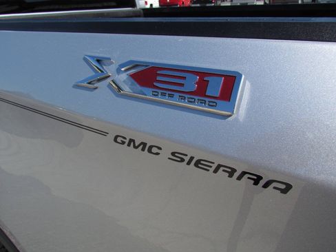 Used 2021 GMC Sierra 1500 Elevation w/ X31 Off-Road Package AWD/4WD image 23