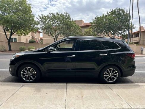Used 2019 Hyundai Santa Fe XL SE w/ SE Premium Package 02 FWD image 5