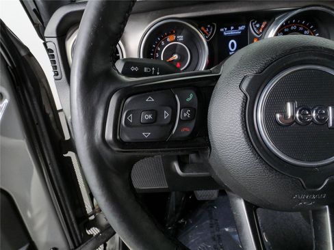 Used 2018 Jeep Wrangler Unlimited Sport S AWD/4WD image 9