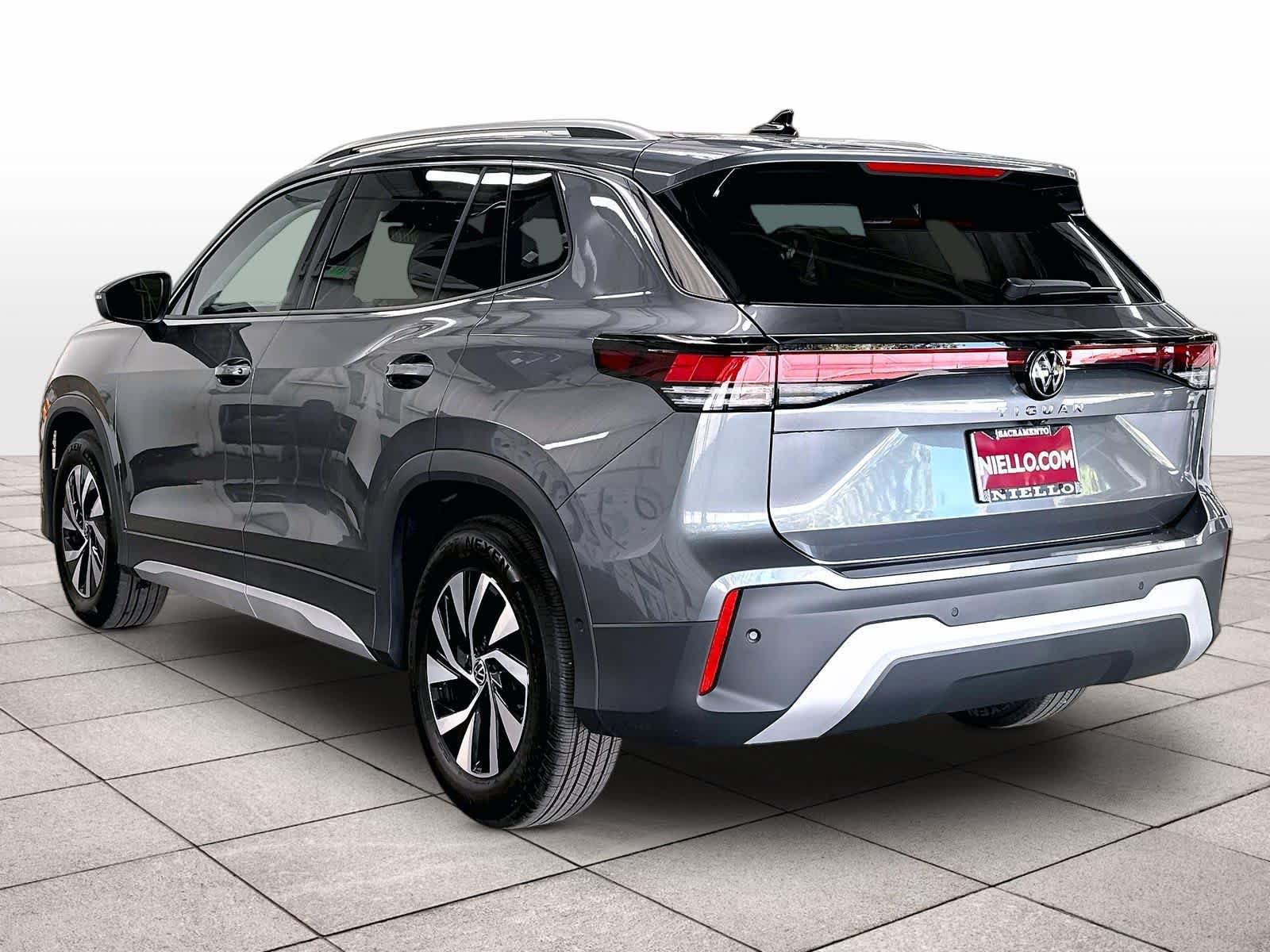 New 2026 Volkswagen Tiguan S FWD image 3