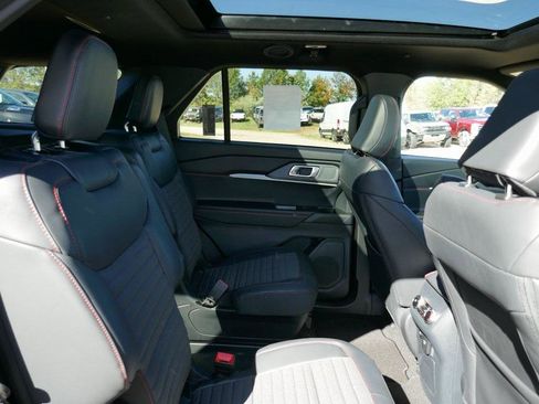 New 2026 Ford Explorer ST-Line w/ ST-Line Street Pack image 11