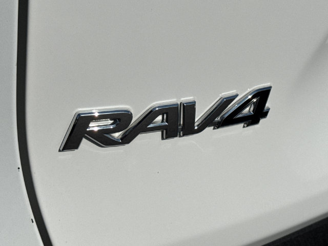 Certified 2021 Toyota RAV4 LE AWD/4WD image 14