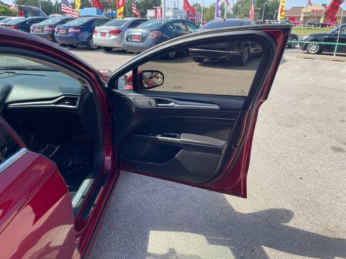 Used 2016 Ford Fusion Titanium image 5