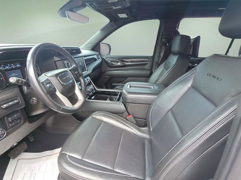 Used 2021 GMC Yukon XL Denali w/ Denali Ultimate Package RWD image 17