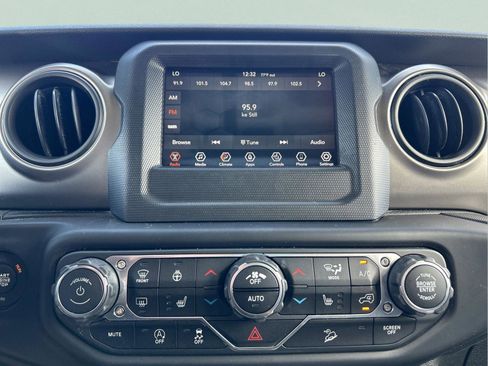 Used 2019 Jeep Wrangler Unlimited Sport S image 18