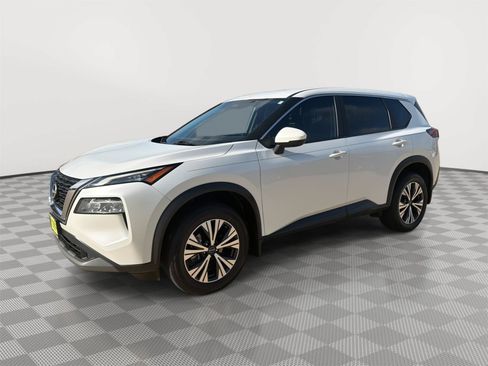 Used 2023 Nissan Rogue SV FWD image 3
